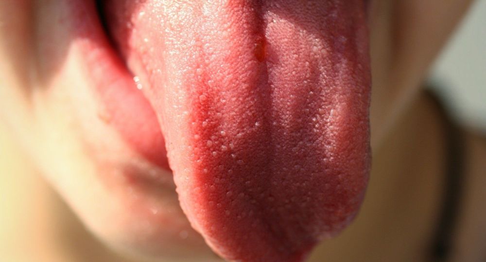 il-rossore-della-lingua-puo-segnalare-una-malattia-pericolosa