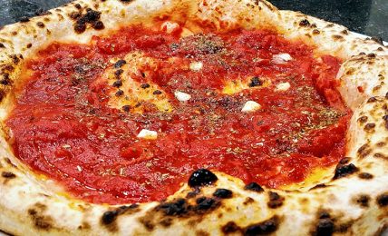 tanti-modo-di-dire-“pizza”,-dalla-napoletana-verace-alla-pinsa-romana