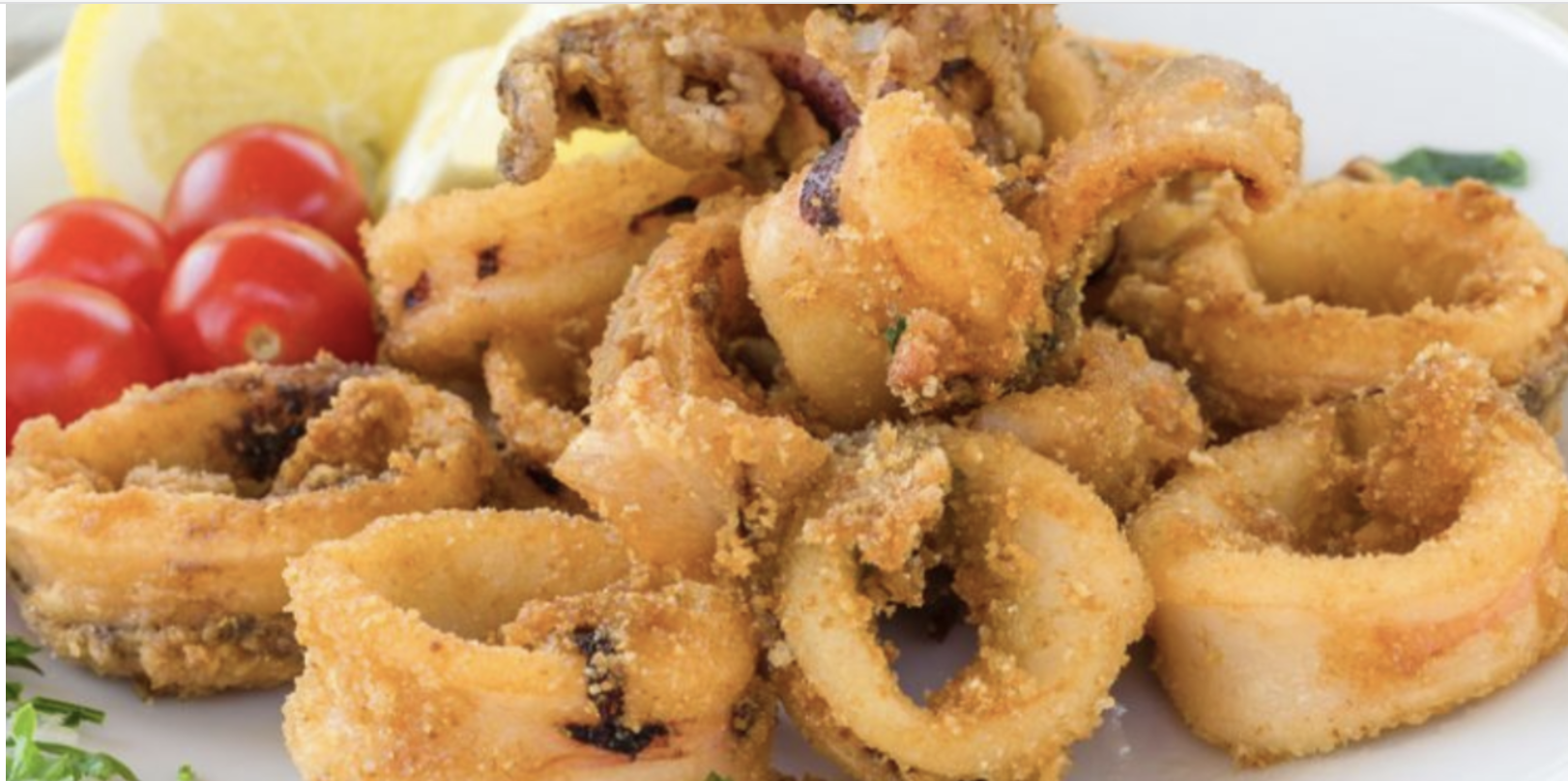 frittura-di-calamari-perfetta,-il-trucco-dello-chef-per-farli-super-croccanti-e-mai-callosi.-“cosa-aggiungo-alla-farina”
