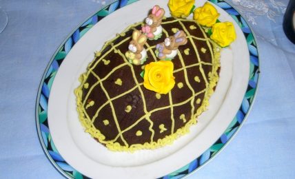 torta-uovo-di-pasqua,-elegante,-adatta-anche-ai-bambini,-dolcissima-e-cioccolatosa
