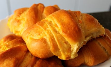 croissant-alla-marmellata-di-clementine,-con-un-dolce-aroma-di-agrumi.