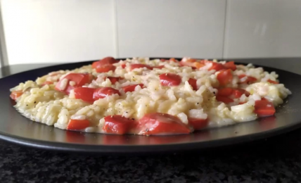 risotto-ai-peperoni-e-gorgonzola,-un-piatto-rustico-per-le-cene-tra-amici