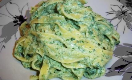tagliatelle-con-crema-di-ricotta-e-spinaci:-una-veloce-cena-leggera-e-gustosa