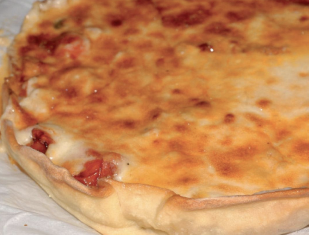 la-pizza-ripiena-pomodoro-e-panna-di-alessandra-spisni:-senza-lievito-e-fresca.-la-cena-e-super-cremosa