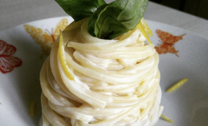 spaghetti-ricotta-e-limone,-4-ingredienti-per-un-piatto-fresco-e-cremoso:-facilissimo-da-preparare