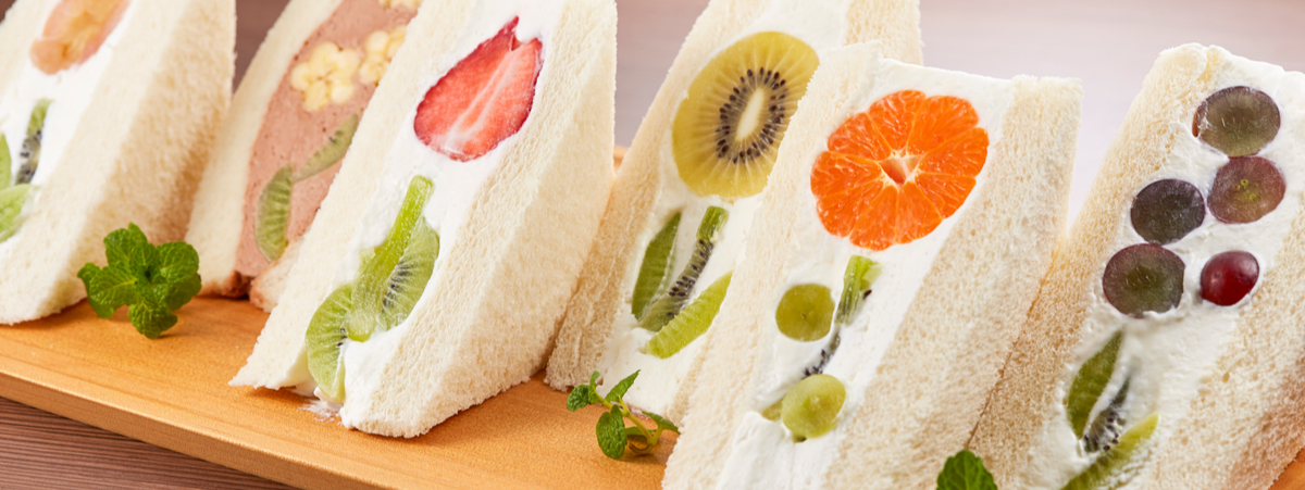 fruit-sando:-i-tramezzini-di-frutta-giapponesi-che-colorano-la-merenda-estiva