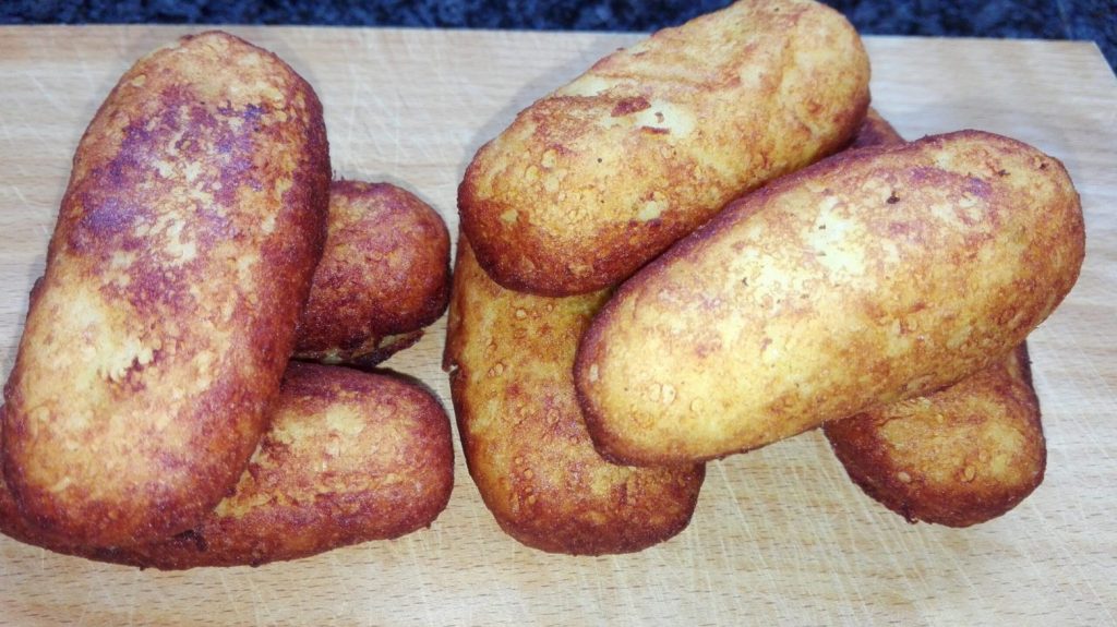 Crocchè di patate napoletano, il trucco dello chef: “Cosa fare prima di friggerli”