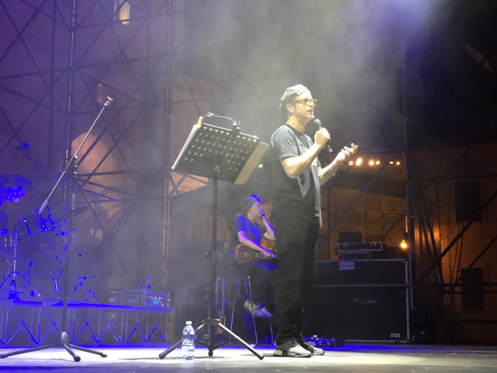 Grande successo, giovedì sera per Samuele Bersani, sul palco di piazza Duomo a Trani