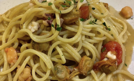 spaghetti-alla-bucaniera:-piatto-al-gusto-di-mare.-“il-trucco-e-non-far-bollire-mai-il-polpo”