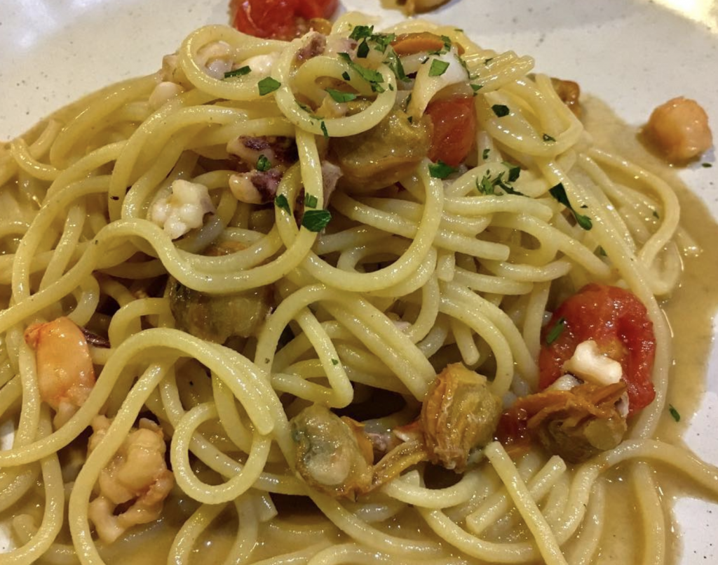spaghetti-alla-bucaniera:-piatto-al-gusto-di-mare.-“il-trucco-e-non-far-bollire-mai-il-polpo”