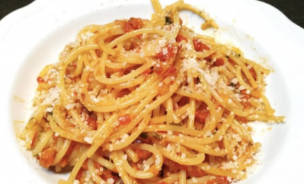 spaghetti-alla-carrettiera-alla-siciliana:-ecco-come-bisogna-mettere-il-pomodoro.-“mai-cuocerlo-cosi”