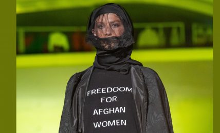 lo-stilista-lucano,-michele-miglionico:-“un-pullover-manifesto-a-sostegno-delle-donne-afghane”