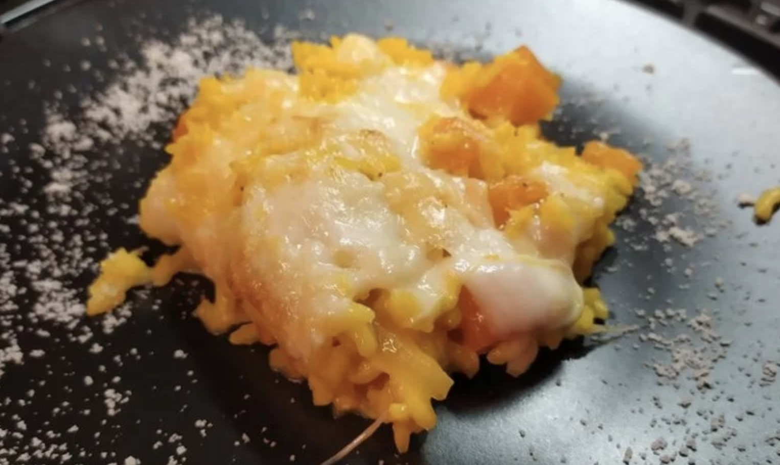 riso-al-forno-alla-zucca,-cremoso-e-non-secco-grazie-a-questo-mix-di-formaggi