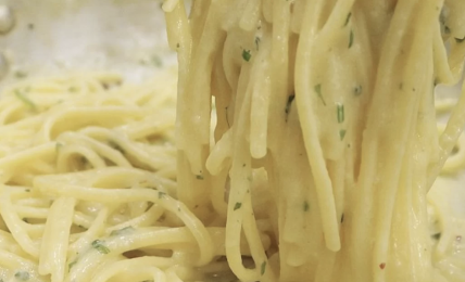 spaghetti-con-le-vongole-fuggite-(-fujute).-la-ricetta-tipica-napoletana-svelata-da-eduardo-de-filippo