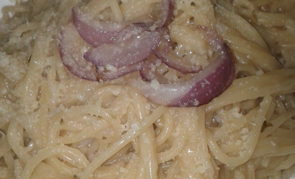 spaghetto-a’-sapunariello,-antichissimo-piatto-napoletano-con-due-ingredienti