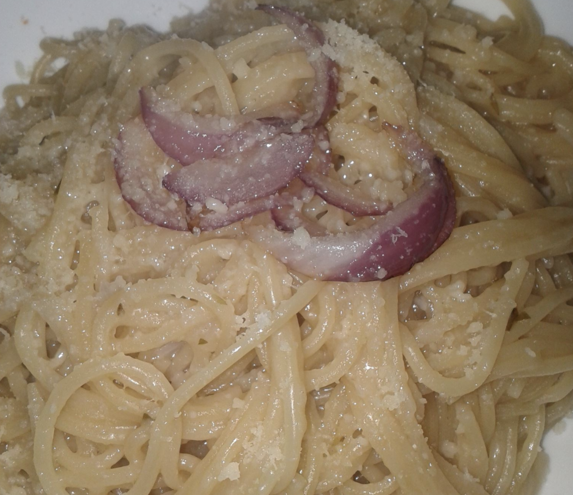 spaghetto-a’-sapunariello,-antichissimo-piatto-napoletano-con-due-ingredienti