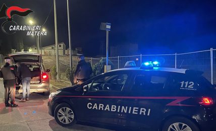 matera-e-provincia:-controlli-a-tappeto-dei-carabinieri.-arrestato-un-33enne-per-evasione,-denunciate-5-persone,-sequestrata-droga-e-ritirate-patenti-di-guida