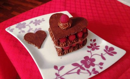 cuoricini-al-cioccolato-e-lamponi,-il-dessert-di-san-valentino-da-gustare-in-dolce-compagnia