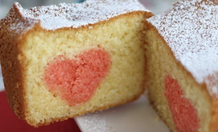 plumcake-a-sorpresa-di-san-valentino:-il-trucco-semplicissimo-per-nascondere-all’interno-un-soffice-cuore-rosso