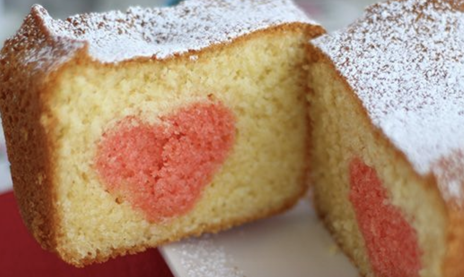 plumcake-a-sorpresa-di-san-valentino:-il-trucco-semplicissimo-per-nascondere-all’interno-un-soffice-cuore-rosso