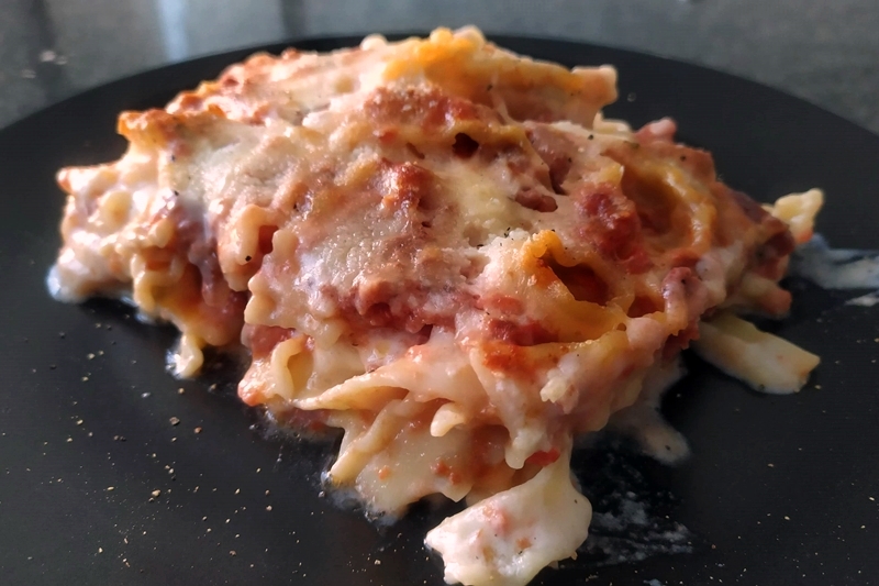 reginette-al-forno-con-salsiccia-e-mozzarella,-piu-semplici-e-buone-e-cremose-della-lasagna:-la-ricetta-tradizionale