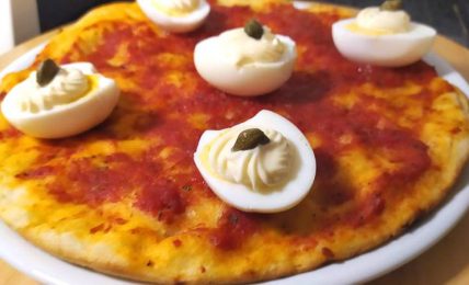 pizza-rossini,-la-pizza-tradizionale-marchigiana,-con-uova-e-maionese:-da-provare!