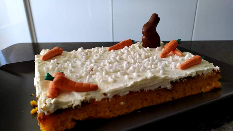 torta-di-carote,-la-carrot-cake-per-la-colazione-di-pasquetta-per-i-piu-piccoli