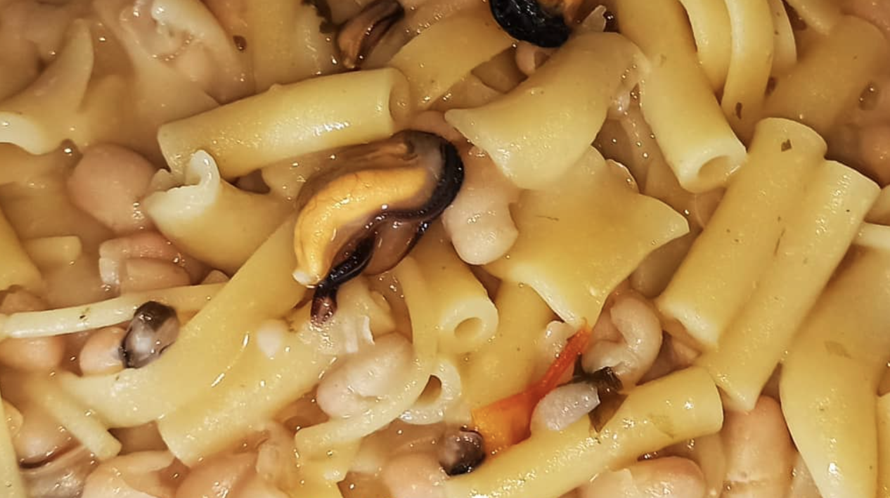 la-pasta-e-fagioli-stretta-stretta-di-marisa-laurito:-la-ricetta-tradizionale-napoletana.-“vi-spiego-come-farli-cremosi”