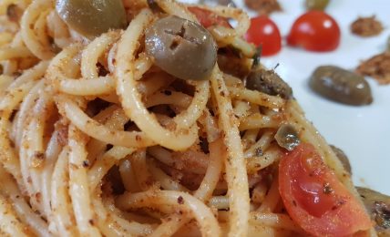 spaghetti-al-pesto-alla-pantesca:-il-piatto-tradizionale-siciliano.-i-segreti-della-nonna-sicula