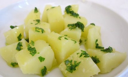 l’insalata-di-patate-di-sofia-loren,-la-vera-ricetta-saporita-napoletana,-cosa-si-aggiunge-al-condimento