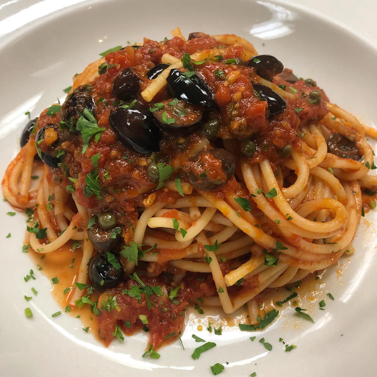 spaghetti-alla-zingara,-la-ricetta-tradizionale-calabrese-piu-buona-della-puttanesca.-il-primo-buonissimo-che-si-prepara-in-10-minuti