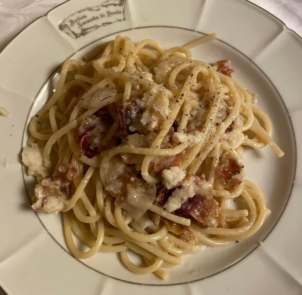 spaghetti-all’antica-senese,-altro-che-gricia.-la-ricetta-delle-nonne-toscane,-facile-e-buonissima-con-il-trucco-del-formaggio