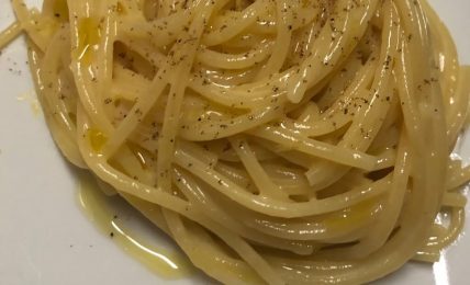 spaghetti-del-monaco-di-peppe-guida,-piu-buoni-e-cremosi-dell’aglio-e-olio.-lo-chef-svela-il-suo-segreto:-“uso-il-limone,-ecco-come”