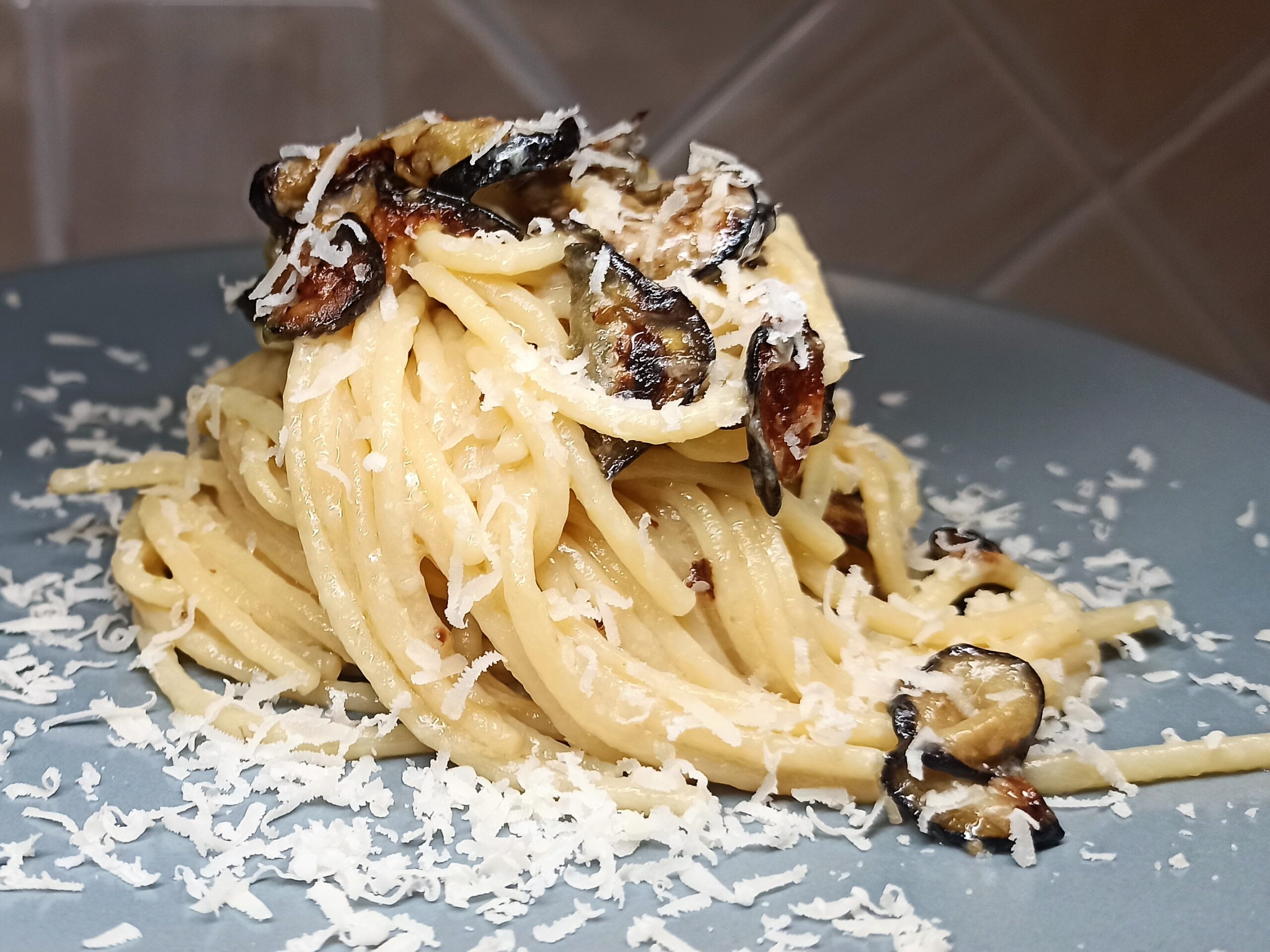 spaghetti-alla-nerano-siciliana,-la-versione-palermitana-piu-buona-e-cremosa-ma-senza-zucchine.-la-ricetta-facile-e-veloce