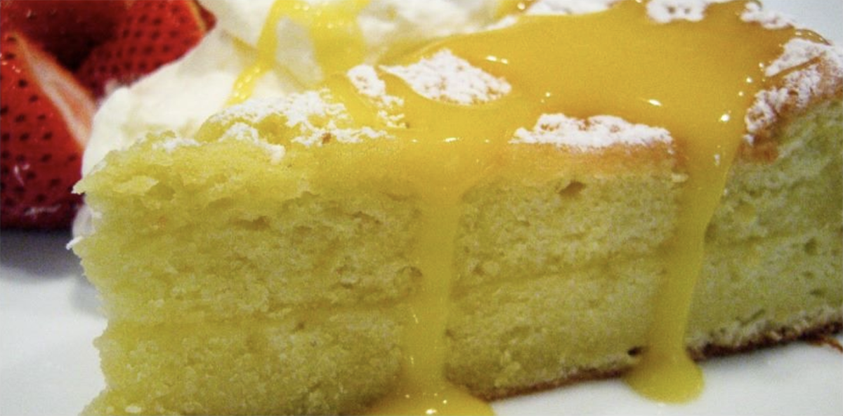 torta-furba-al-limone-di-benedetta,-non-la-solita-ricetta-si-prepara-subito-per-le-voglie-improvvise-di-dolce.-il-trucco-e-lo-stampo