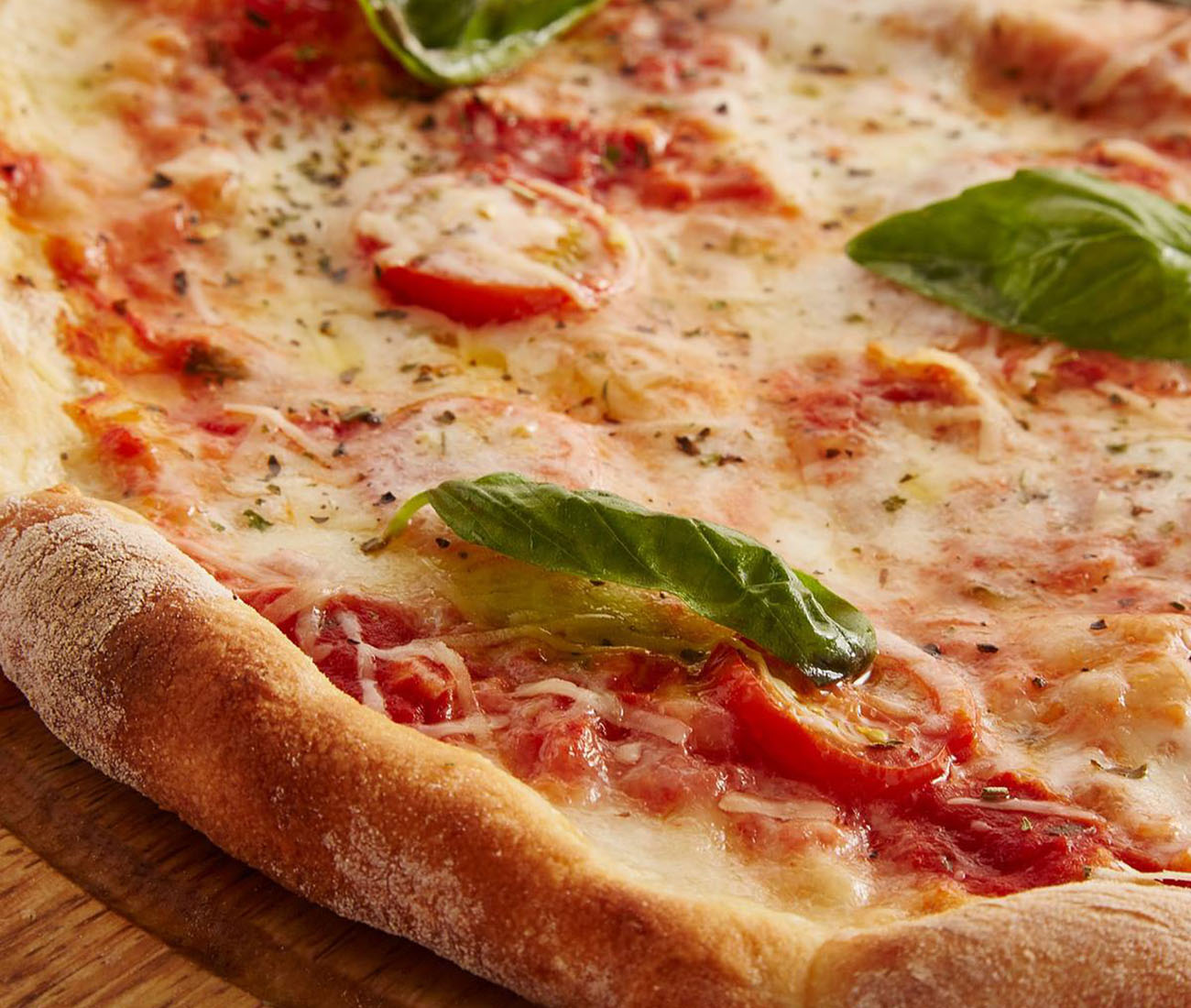 pizza-buona-come-in-pizzeria,-il-trucco-della-padella-per-la-cottura-nel-forno-di-casa-in-5-minuti.-croccante-e-golosa