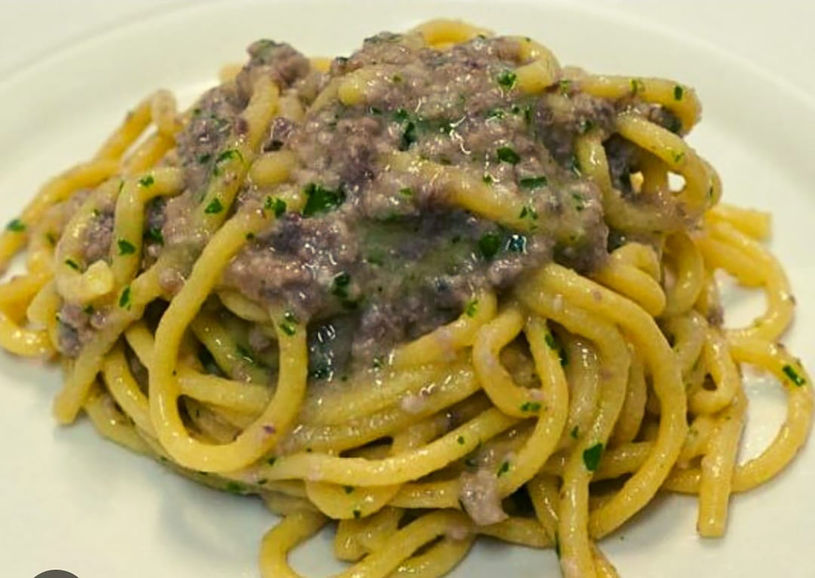 spaghetti-della-quaresima,-la-ricetta-antica-di-due-secoli-tramandata-da-nonna-a-nipote-con-il-segreto-dello-zucchero