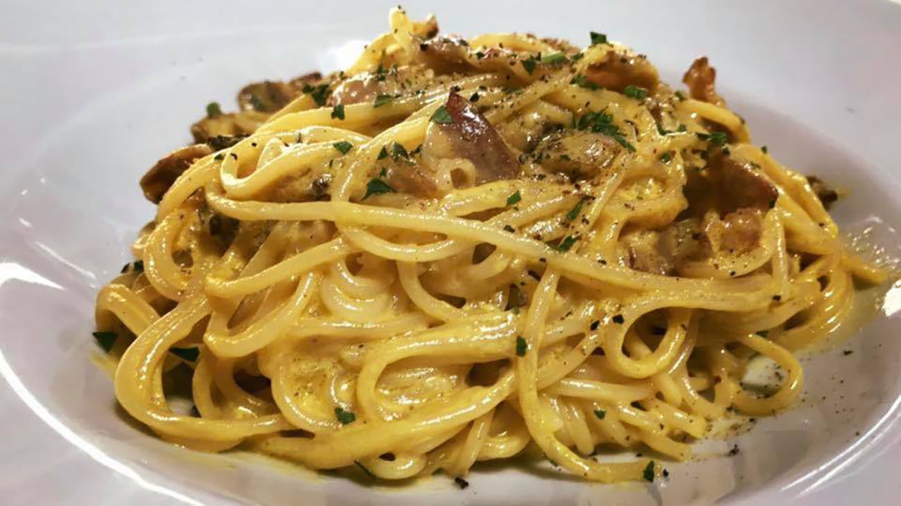 spaghetti-alla-mare-fuori,-la-ricetta-napoletana-di-pesce-piu-cremosa-che-esista.-si-prepara-in-5-minuti
