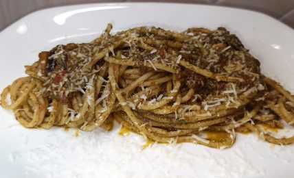 spaghetti-con-pesto-di-rucola,-piu-buono-e-semplice-del-basilico.-il-piatto-super-veloce-per-chi-ha-poco-tempo