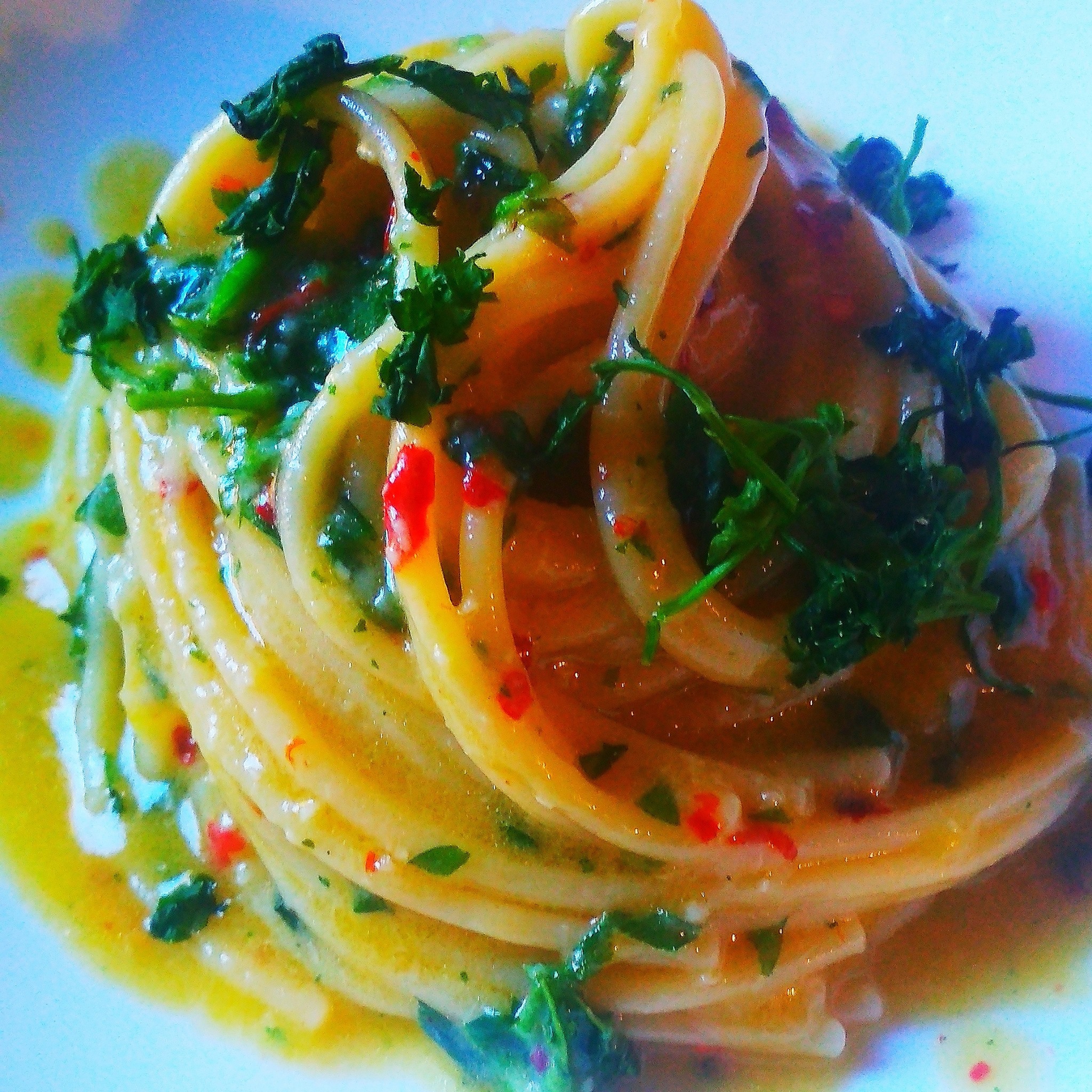 spaghetti-al-3,-aglio,-olio-e-un-ingrediente-segreto:-come-rendere-un-piatto-semplice-pieno-di-gusto-e-sapore