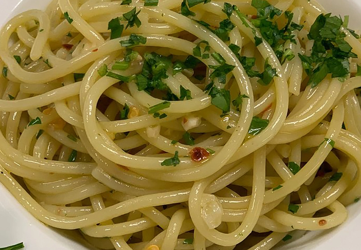 spaghettata-midnight-di-alessandro-borghese,-la-pasta-piu-buona-che-c’e-pronta-in-5-minuti