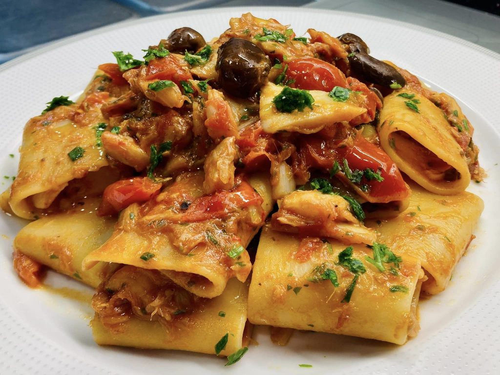 Paccheri Somma Vesuviana, la ricetta più amata nel mondo. Chi viene a Napoli non può non assaggiarli. Buonissimi